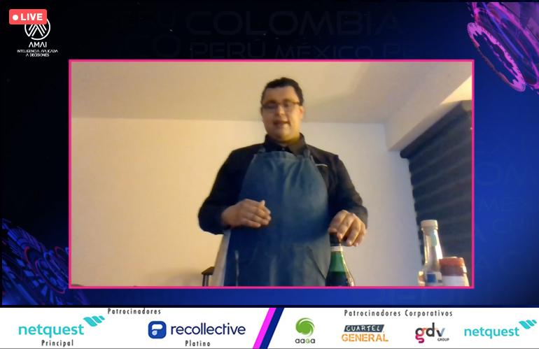 AmaiMexico's tweet photo. Para el cierre de #IDEASAMAI2021 Luis Hernández, famoso gastrónomo y mixólogo, nos lleva a un viaje latinoamericano preparando una bebida deliciosa, uy ya se nos antojó 😋 https://t.co/4UvHO6FOZy