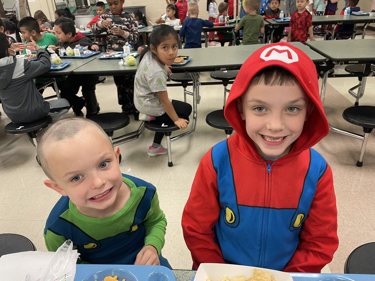 GoodrowKellie's tweet photo. Bonus!  These sweet brothers got to have lunch together AND they coordinated their PJs for Red Ribbon Week!  Love our tribe, Love our family!! @R_M_Moore_Elem @_DrAbbyMay @redribbonweek https://t.co/F4WVRCXlDb