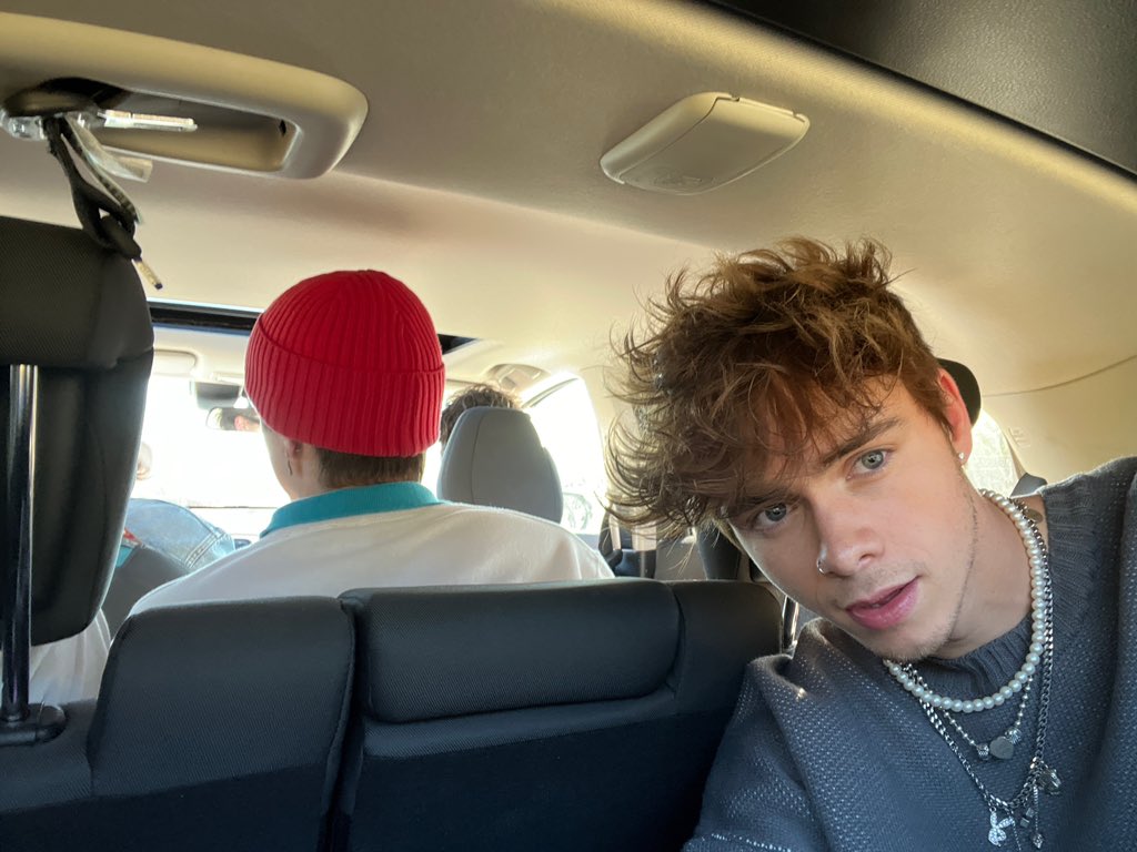 RT @whydontwemusic: currently in the trunk https://t.co/PTDu1MGVIr