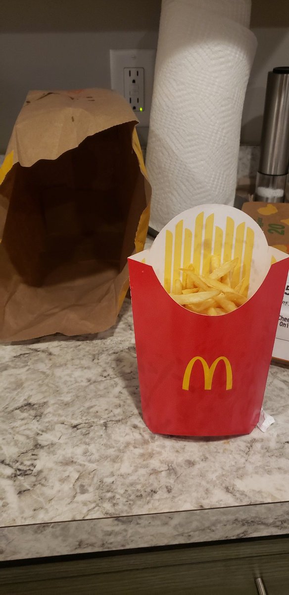 kookykait's tweet photo. @McDonalds paid for a large fry... looks like I got more of a small... no fries in the bottom of the bag either... fry shortage or something... wow not pleased... didn't even munch on the drive home 😒 https://t.co/EIdFYWJFdh