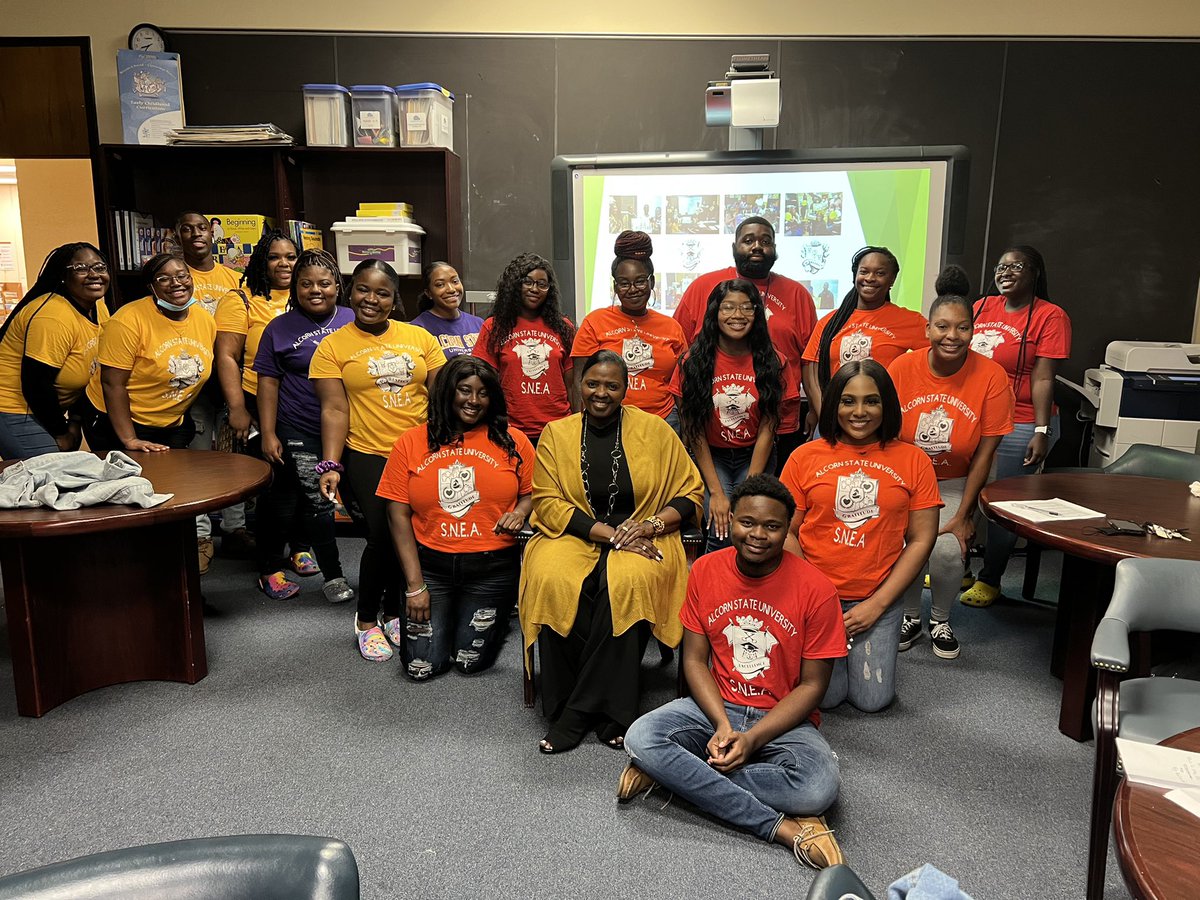 SneaAlcorn's tweet photo. It’s always Dr. McGowan for SNEA 🍎#BraveEducators https://t.co/Ait0T50IAB