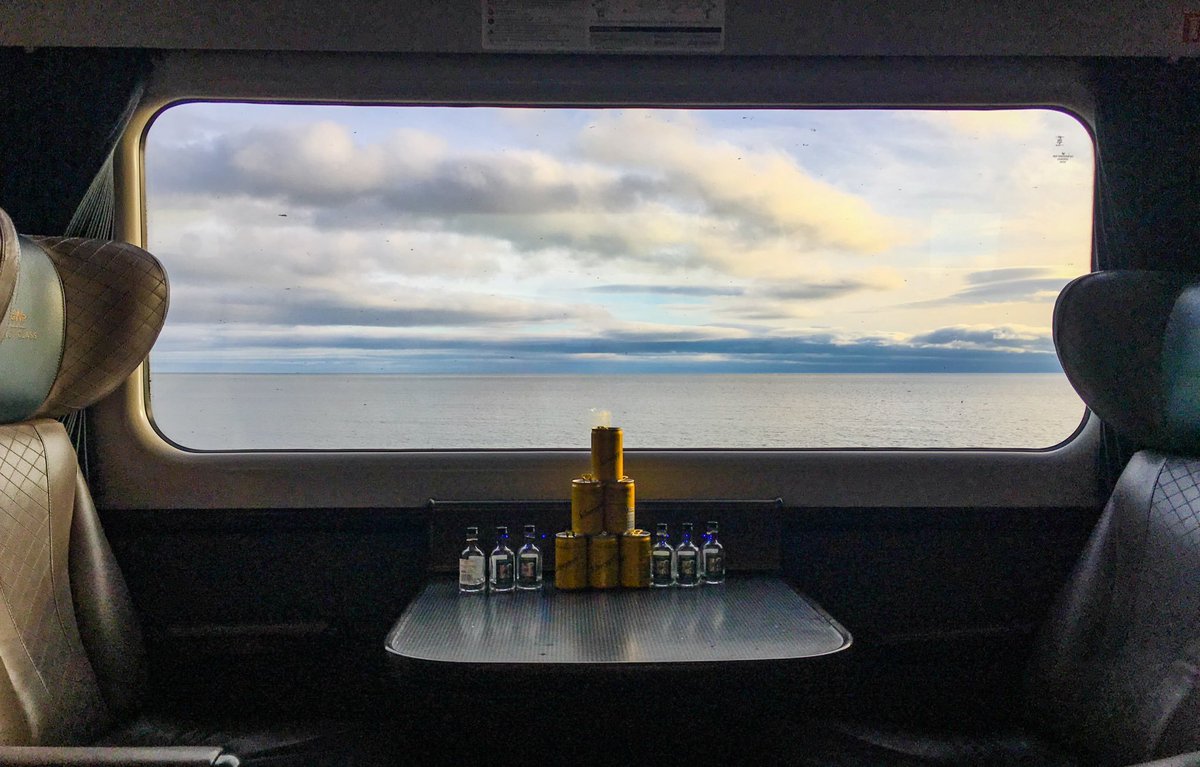 MrTimDunn's tweet photo. yes I bang ON about #StaycationExpress on the Settle - Carlisle line. BUT! they use 5 cars with the best seats on the network: ex-GWR 1st class. I recall facing fwd, speeding West and drifting around Dawlish's cliff curves: it was like gliding along upon a graceful ocean liner. https://t.co/peWre3Sn58