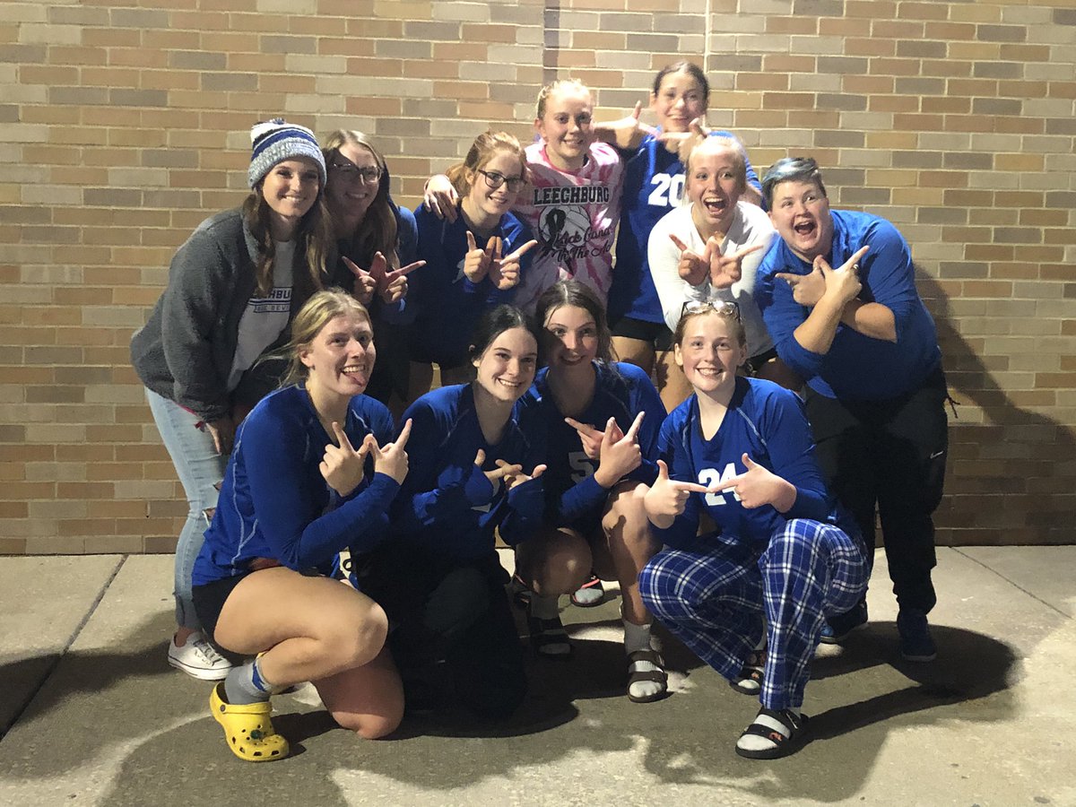 WE’RE STILL GOING!!! 💪🏼 🏐 DEVILS DEFEAT UNION 3-1!!! Onto semis!!! #bluedevilpride #hornsup <a href="/LeechburgPride/">LeechburgPride</a> <a href="/lasd_athletics/">Leechburg Athletics</a> @MrRodgers_7