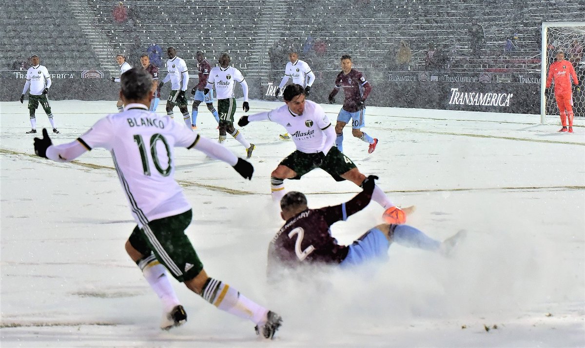 Photog_JohnB's tweet photo. #Meshuggeneh! Two weeks, three weeks, it's all the same in November-December home field advantage #Colorado. I tell you, it's going to snow, and thank God we have @dbadji14 + @K_J_Rose who know how to play in blizzards- with studs on their winter boots. #MLSCupPlayoffs #Rapids96 https://t.co/796tsXkXU3