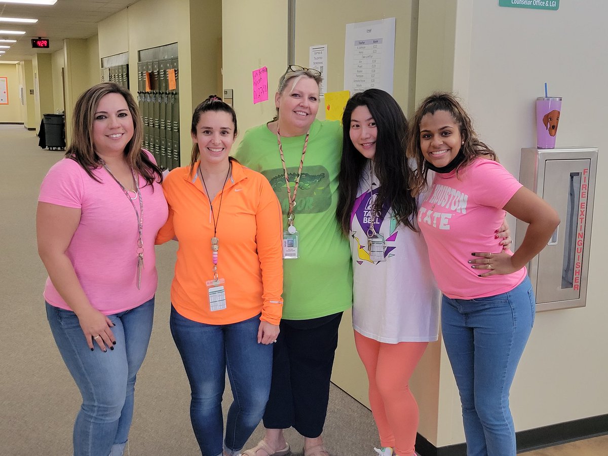 Yes we are too bright for drugs! <a href="/MCJHGators/">Mayde Creek JH</a> #MCJHredribbonweek #Grubb #teammath