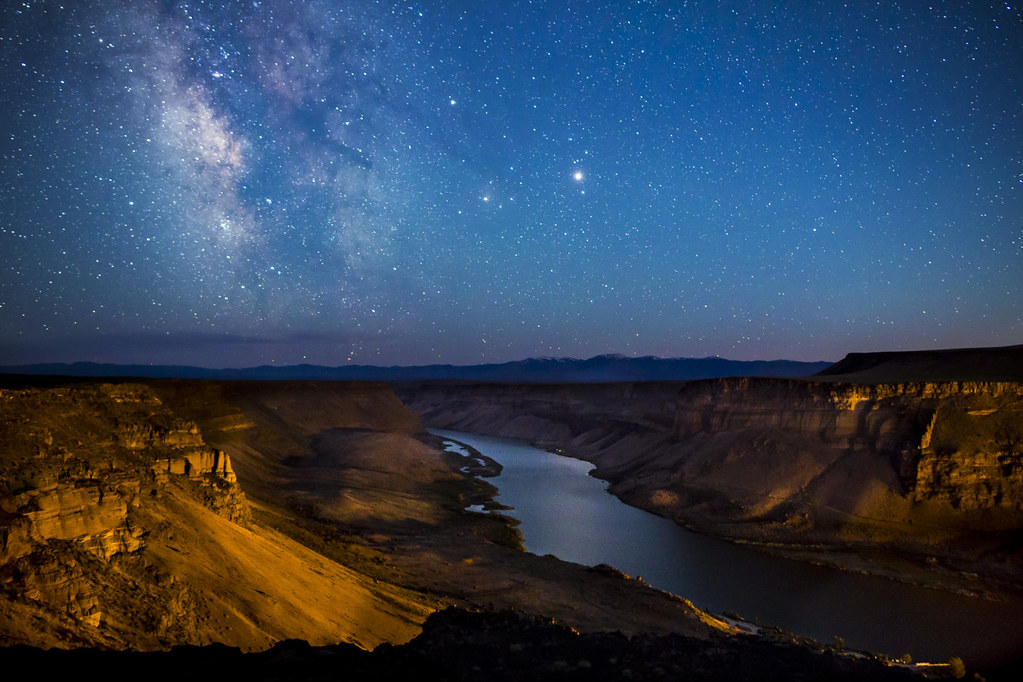 Interior's tweet photo. The deep canyon of Snake River is home to the highest amount of nesting birds of prey in North America, making this an immensely important National Conservation Area.

During the day, hawks and eagles fly overhead, while at night the stars light flight paths for swooping owls. https://t.co/G7HR3tK3Xj