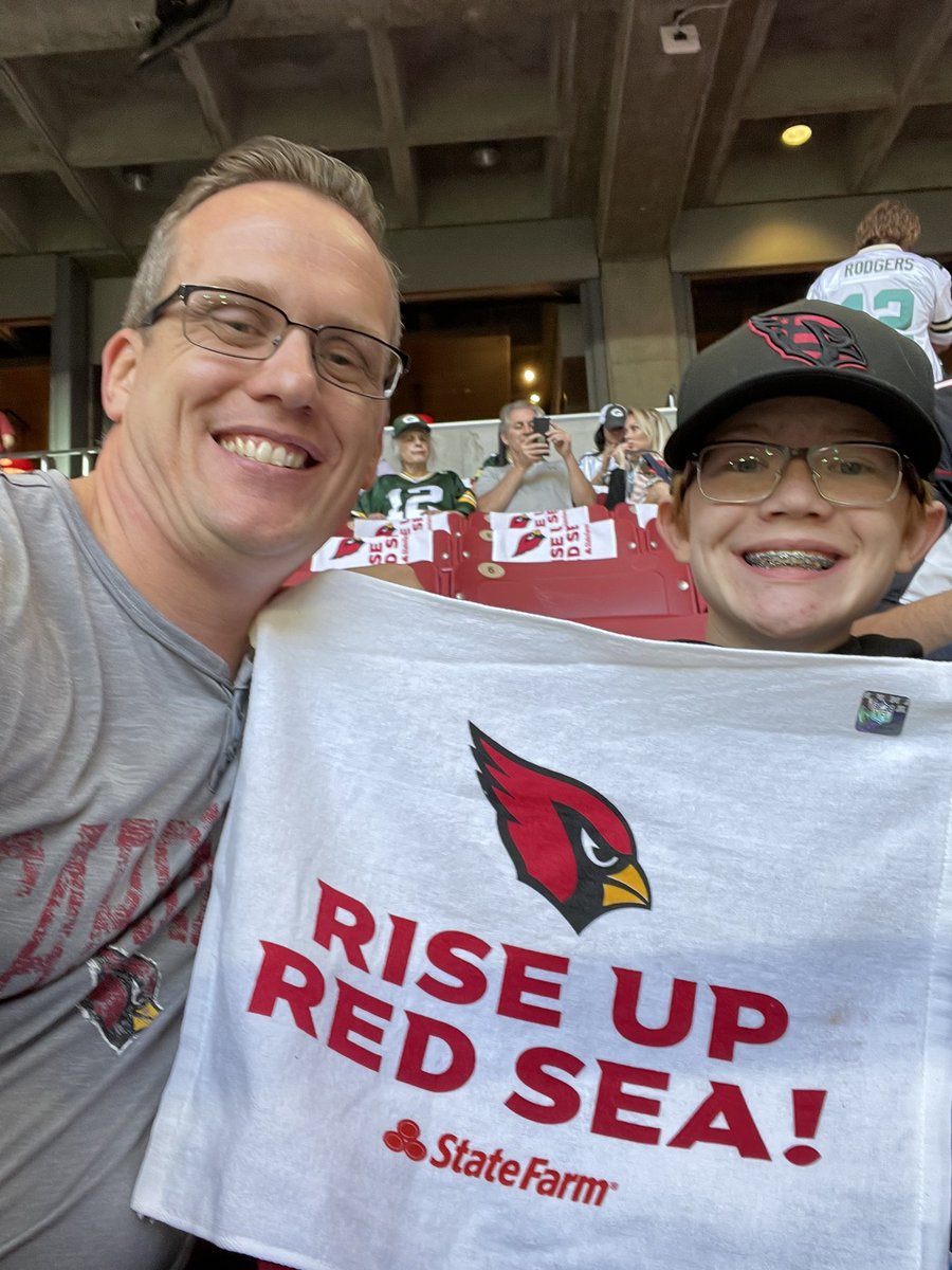 timadams111's tweet photo. #redsea #letsgocards #RiseUp #cheesegrater #NFL #TNF https://t.co/AnSaG9CBHB