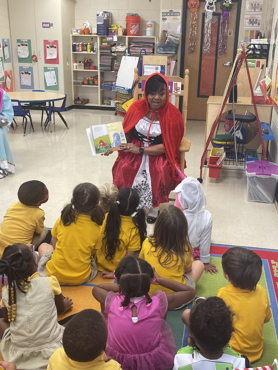 KinnEducates's tweet photo. I had fun as Little Red Riding Hood reading to PreK students today! I even brought Granny Wolf with me. We gave every child a book for being a good audience! #ReadfortheRecord #reading @MobilePublicSch @DicksonTigers @preksmiths https://t.co/siDRA9qaKD