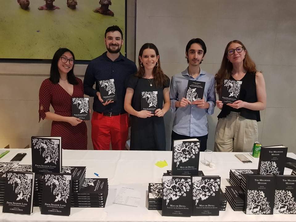 📚Book launch featuring the beautiful cover work of the talented Kathleen Jennings and some of the amazing interns who made it all happen! 😍

Get your purchase in for From Shadow Land and Other Ghost Stories (or one of our other exciting tales) here: austlit.edu.au/austlit/page/1…