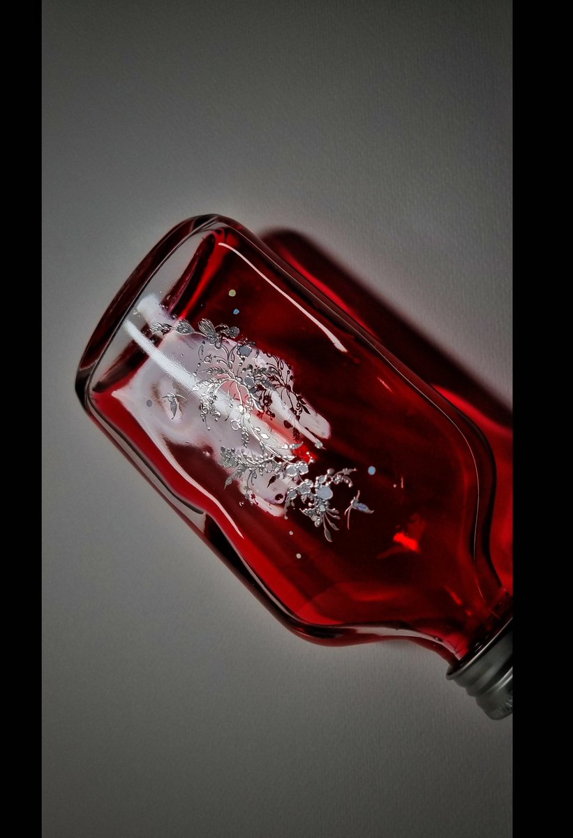 할로윈 보틀 🥀🤍🍷

Diamine Ox blood
Dominant industry Chrome × Hologram