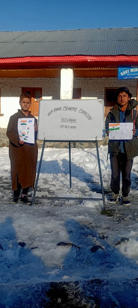 VijayKu15961564's tweet photo. Drawing competition at Hasangam
#SavioursofKashmir47 https://t.co/LOfOhRu09d https://t.co/BTcPpAxq7Y https://t.co/cRdUmhuY1P