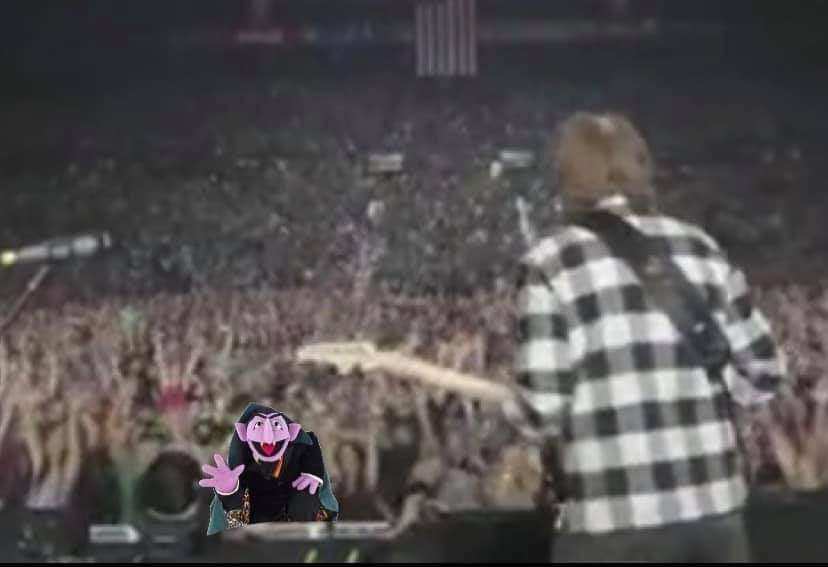 ThrillHoGaming's tweet photo. You never know who is gonna show up at Phish https://t.co/nVyU5ciJrL