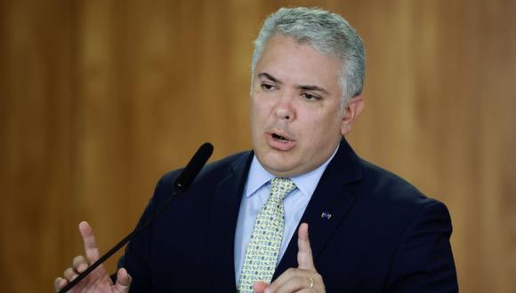 DCR925's tweet photo. #Colombia El presidente Iván Duque exigió la "liberación rápida" de 180 soldados retenidos por cocaleros en la frontera de Colombia con Venezuela. El mandatario advirtió a los campesinos que si no los sueltan pronto las autoridades tratarán el caso como "un secuestro". https://t.co/6ZafzuFdOH