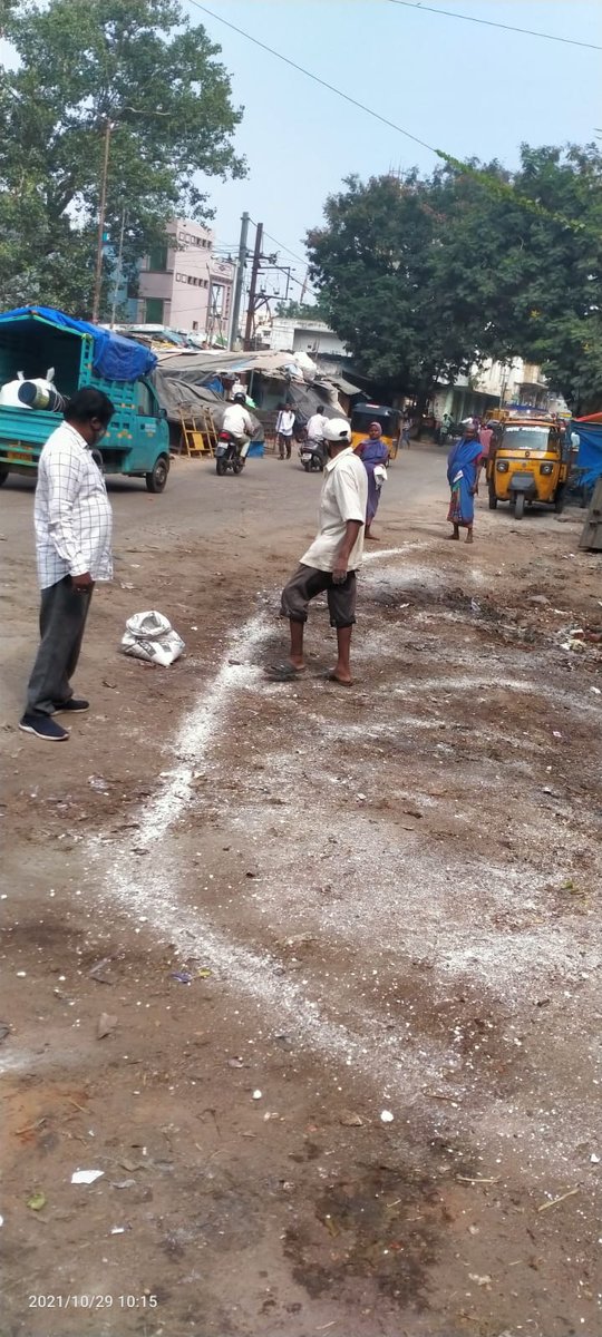 amoh141's tweet photo. @Hardeep_harry97 @GadwalvijayaTRS @GHMCOnline @ZC_Khairatabad @CommissionrGHMC @KTRTRS @HYDTP Dear Citizen, garbage is cleared and the area is disinfected. https://t.co/VcJ7IL1Ppp