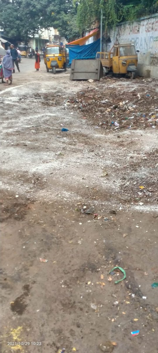 amoh141's tweet photo. @Hardeep_harry97 @GadwalvijayaTRS @GHMCOnline @ZC_Khairatabad @CommissionrGHMC @KTRTRS @HYDTP Dear Citizen, garbage is cleared and the area is disinfected. https://t.co/VcJ7IL1Ppp