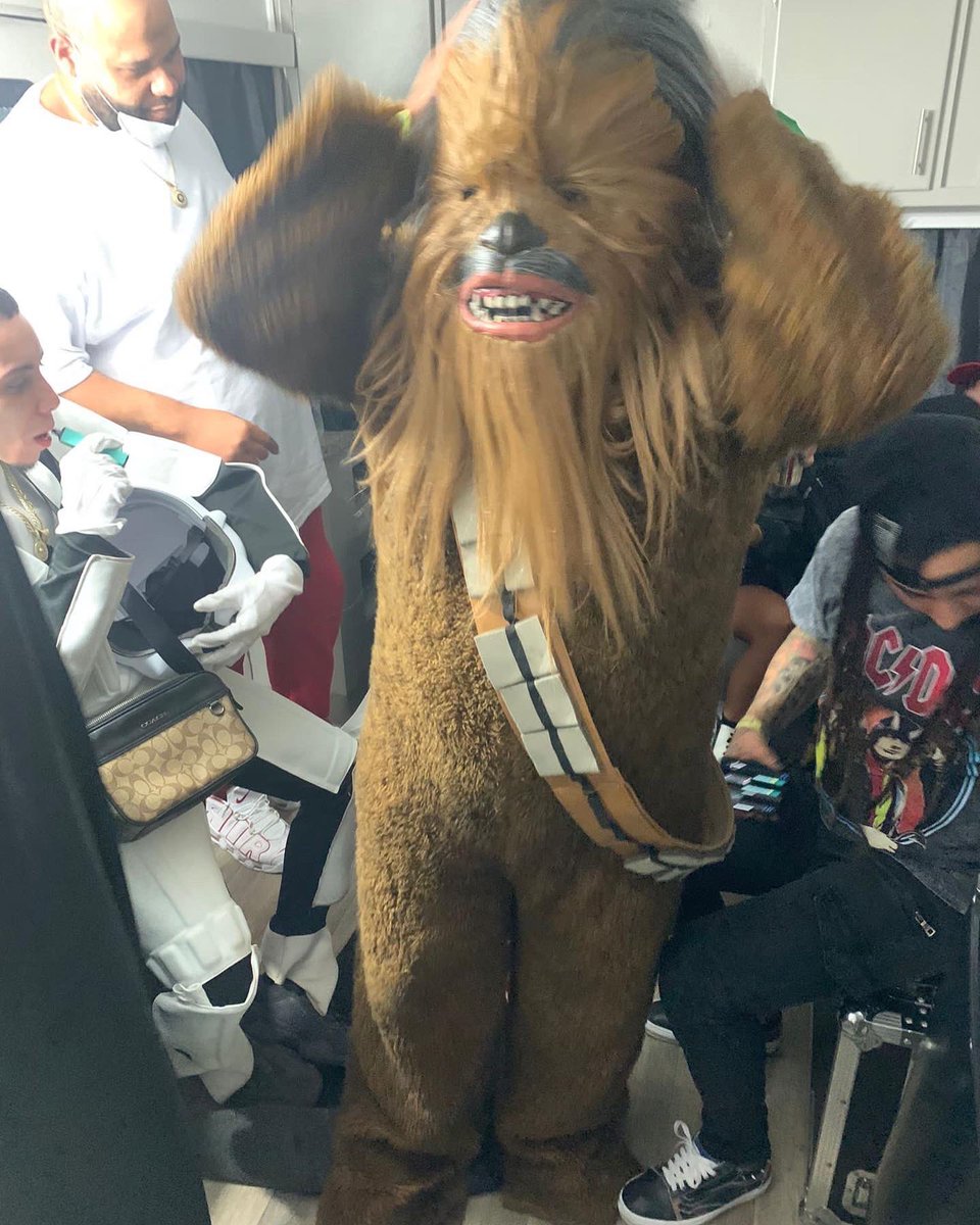 Fredo24_'s tweet photo. GRGRGRGRGRGRGR #Yellowblock #StarWars #Chewbacca https://t.co/dCfUVIOrhS