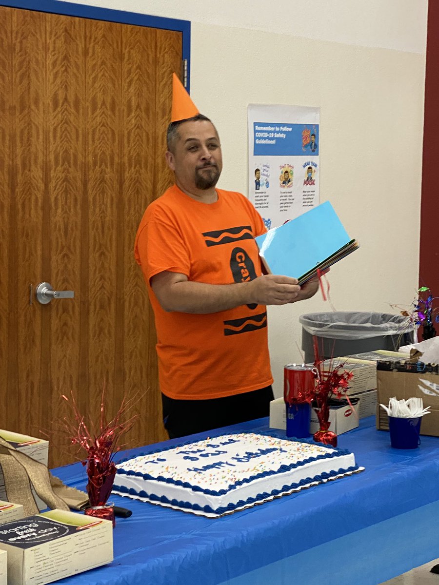 Flores_Norma22's tweet photo. Wishing Mr. Puga a very Happy Birthday!! Thank you for being an amazing Jaguar leader!! #itsagreatdaytobeajaguar #NLES https://t.co/ozzAx1pfyA