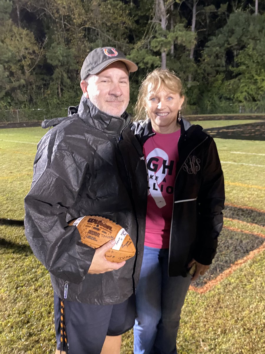 SWHS JV Football Coach, Eric Kliewer, honored and recognized as he finished his last game as a football coach. 🧡🖤 #heartofastallion @SWO_Stallions1 <a href="/SWOnslow/">SW Onslow Stallions</a>