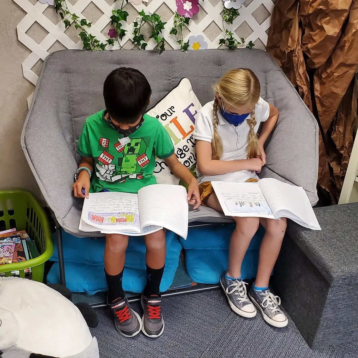 ErickaMacon's tweet photo. Celebrated our writing accomplishments with Room 9 by sharing our published stories and writing compliments to each other. 
@ohescoyotes @oakparkusd @tcrwp #tcrwp #OHESCoyotes #TeamOPUSD #OPShares https://t.co/48DhhIMq3r