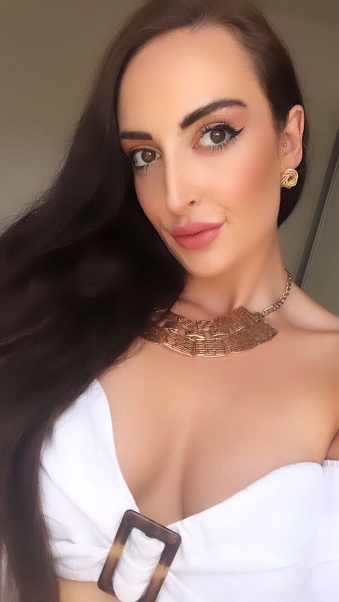 SiennaWalkerSyd's tweet photo. Friday night drinks? 🍹😍

https://t.co/rZXBnOFS29 🍓

Follow me on Instagram! @siennawalkersydney https://t.co/fAyYX3youG