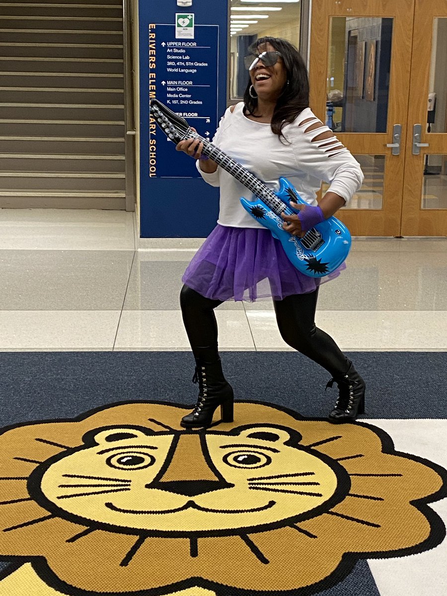 BowsherKimberly's tweet photo. Can you say ROCKSTAR COUNSELOR?  Ms. Witcher is the best! ❤️🎶🎵🎤
#RedRibbonWeek2021 #APS #SchoolCounselor #RiversElementary #RockStar 
@apsupdate @DrLisaHerring @rivers_ap @JohnWallerEdD @melsithole @dan_a_sims @riverslionsroar https://t.co/MWST94bEfZ