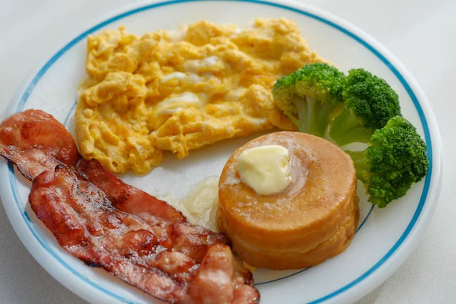 意外とおいしそうｗｗ今川焼きにパンケーキのふりをさせてみた！