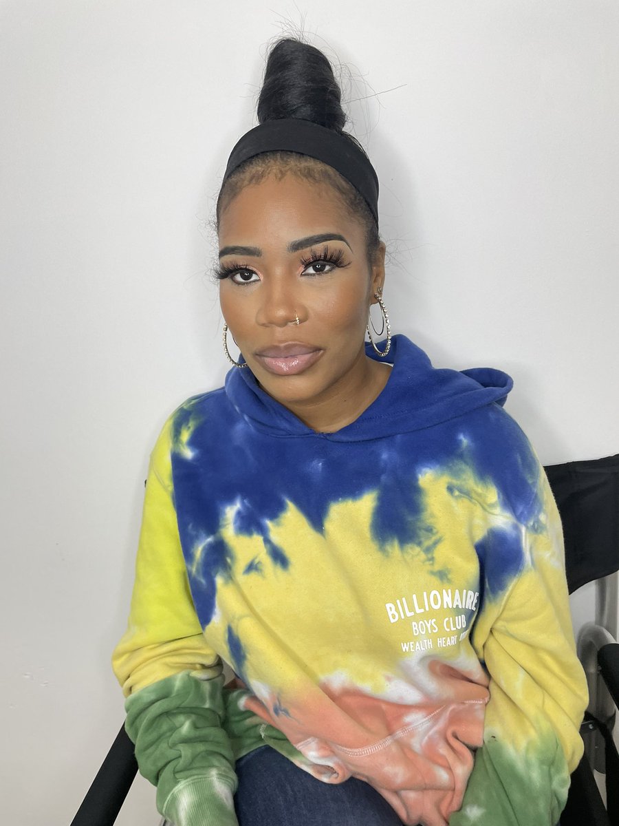DaRealAdiva's tweet photo. My name is ADiva &amp; I am an upcoming MUA. The support is so crazy I go hard behind anything my name attached to…based out of Cleveland, Ohio. I will be traveling soon. RT to support me, my future client might be in your TL❤️ https://t.co/KSW0jcXPKg