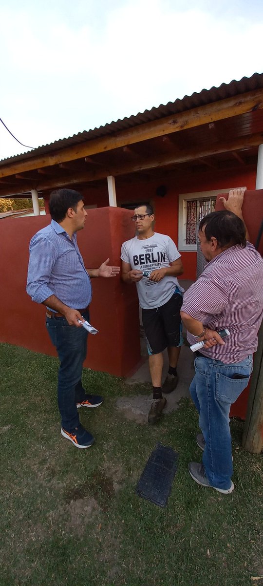 mabilopez03's tweet photo. En nuestras manos✋ tenemos la Herramienta más poderosa para lograr un camino mejor
Boleta =Voto📦
Hoy #VamosConVos con los vecinos del
 B° #Peruzzotti #Pilar
#VivirConTranquilidad 
@RandazzoF
@juanmoraco 
@PilarVamoscvos https://t.co/DETuq8TGrT