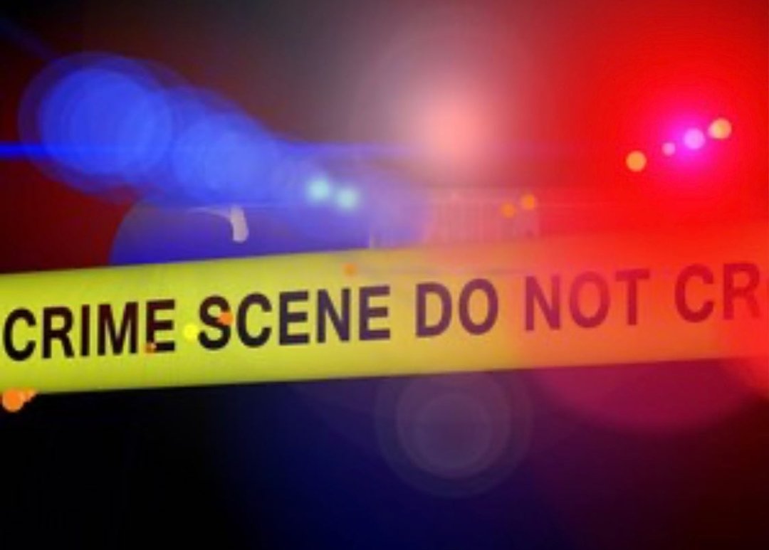 DoralPolice's tweet image. Police are working an active crime scene in the area of NW 98 Avenue and 86 Terrace. Please avoid the area until further notice.