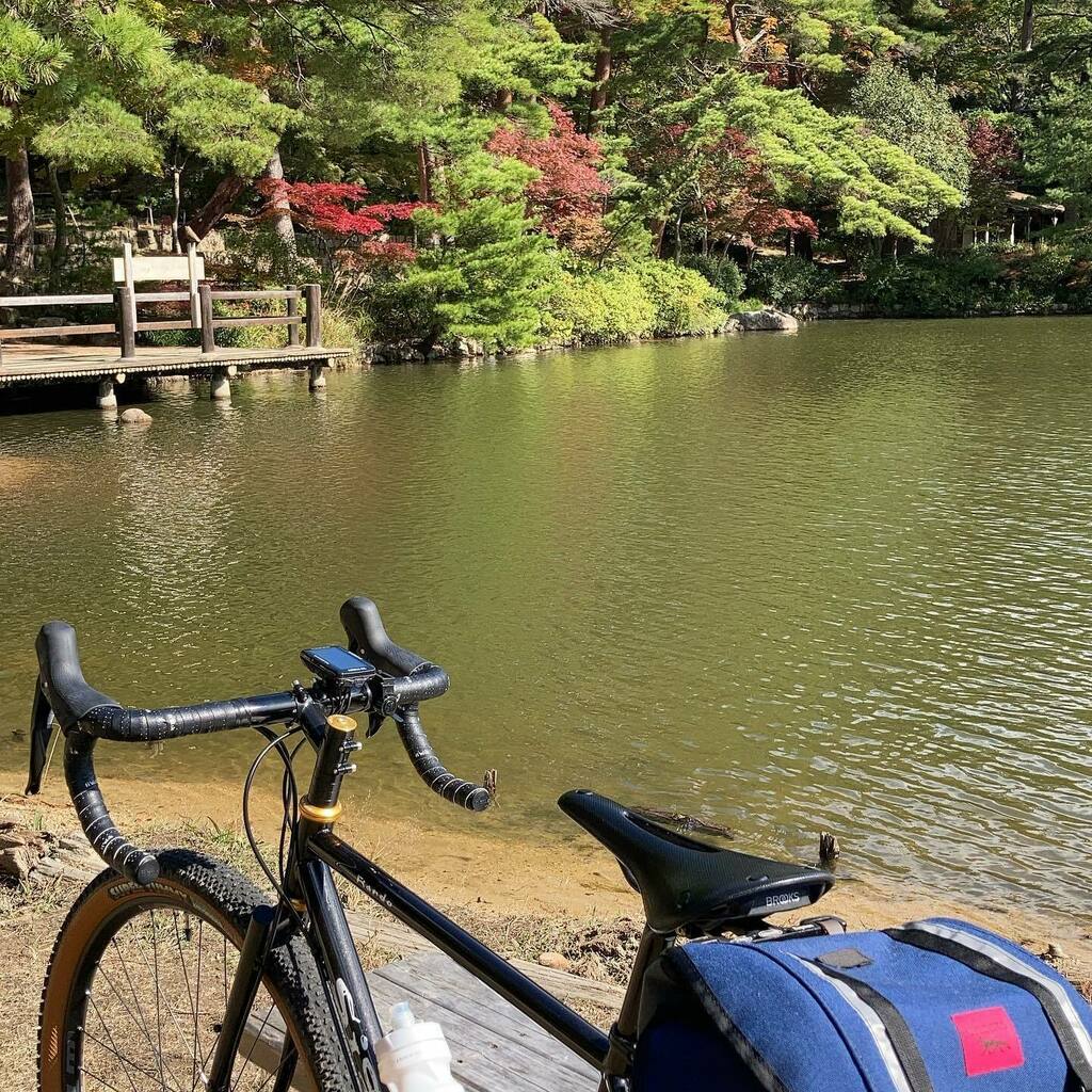anchor315's tweet photo. 点滴からの回復に時間がかかるようになってきた。あと3回がんばらねば。鳴門から久々のライド。#再度公園 #sigrando #grumpy #swiftindustries https://t.co/9uMn5TYwQI