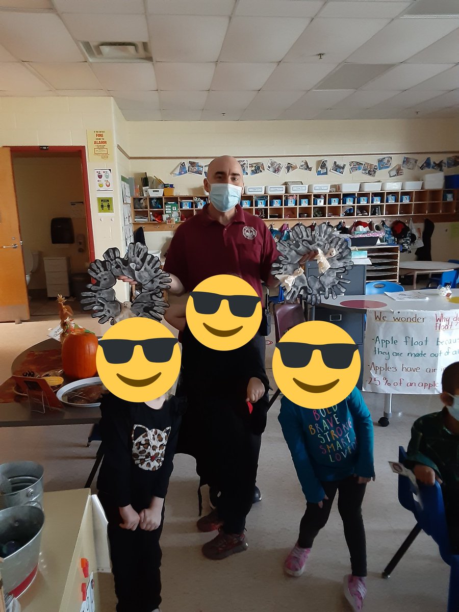 ElizabethLiane's tweet photo. Our kindies made skeleton hand wreaths for our custodian Mr. Hill who loves Halloween! Spreading kindness @GlenSt1 https://t.co/S04WtfZhul