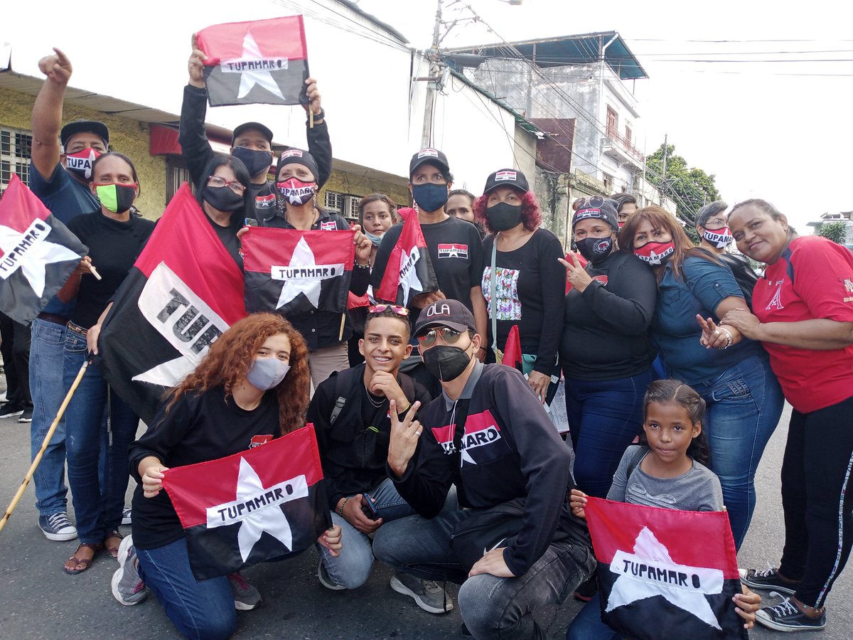MRTMarino's tweet photo. #28oct| #Tupamaro| 
Y así a los 252 años del natacilio de nuestro maestro #SimonRodriguez, la militancia del municipio Santiago Mariño se vino a la Calle, y con nuestra alegría Ambulante, damos inicio a la Campaña de la próxima Gobernadora@Soykarinacarpio.

#VenezuelaTieneConQué https://t.co/wAVoJcJImU