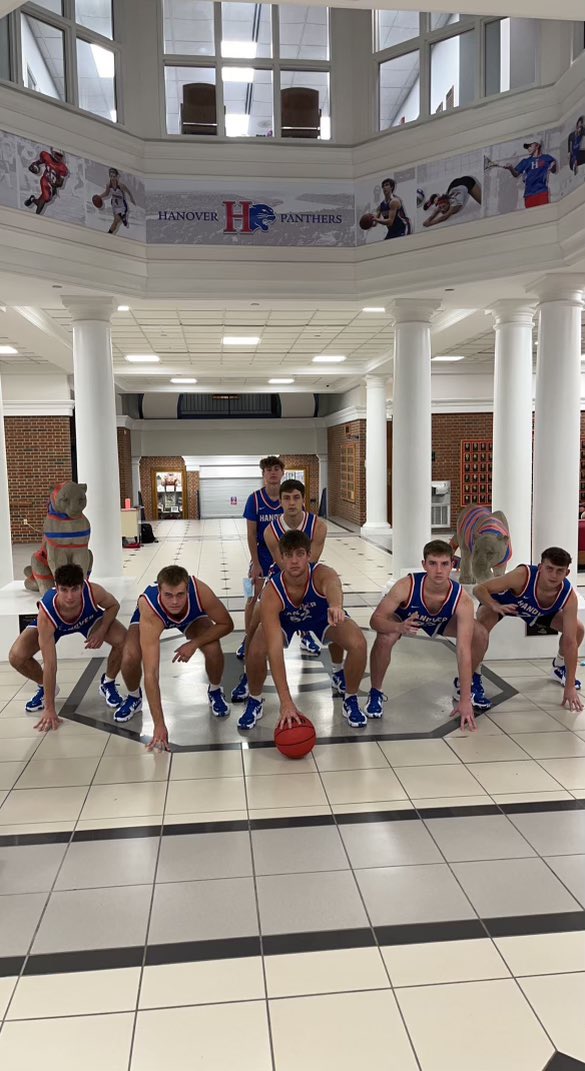 HanoverMBB's tweet photo. Few photos from our photo shoot #Brotherhood https://t.co/f2LaqkAoVr