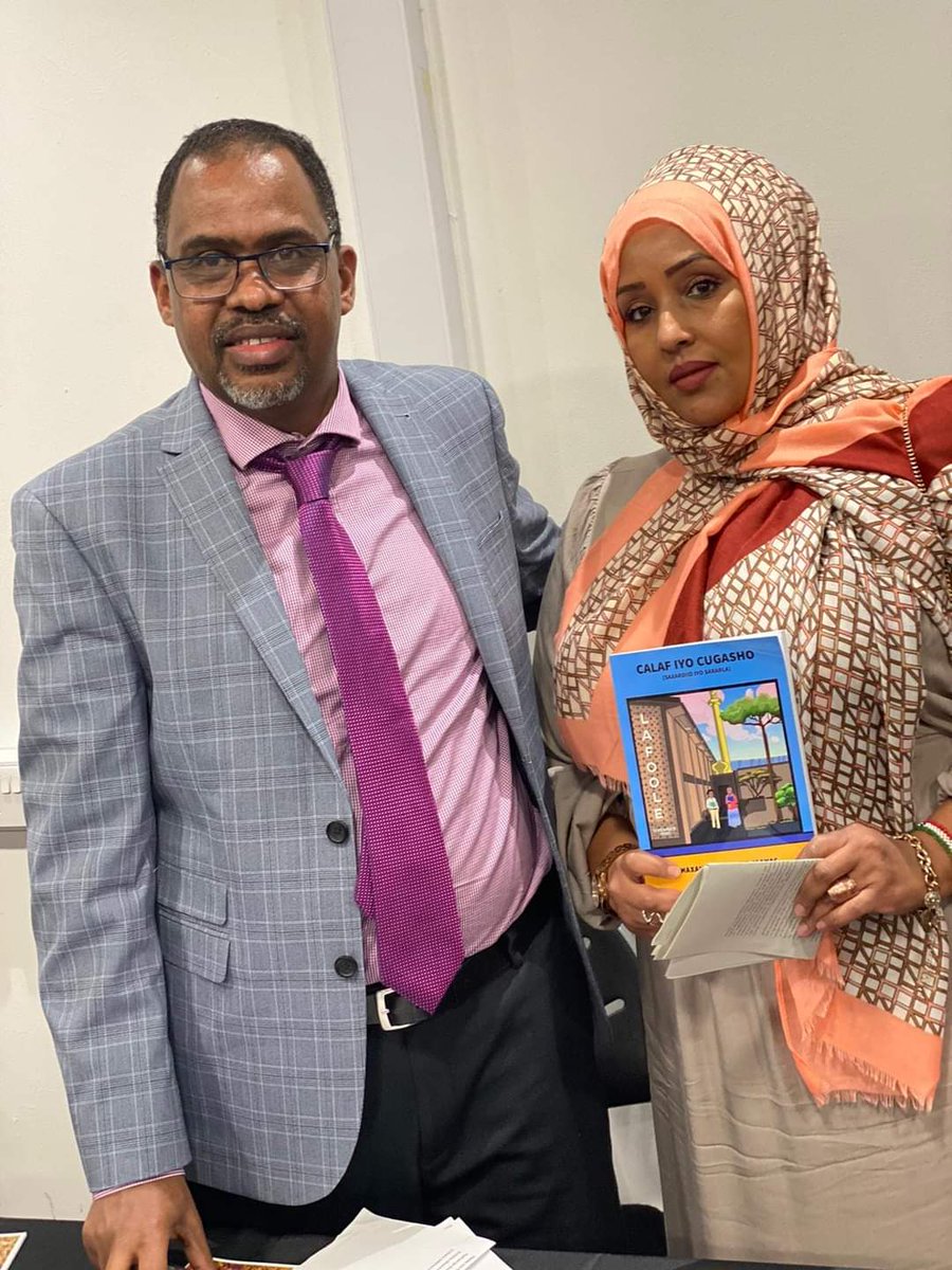 MohamoudIbrahi1's tweet photo. Waa maanta iyo bandhiggii buugaagta London. Buuggayga "CALAF IYO CUGASHO" ayaa ka mid ahaa buugaagtii halkaa lagu soo bandhigay. @BoWarsame @LKulmiye @AmbAmerico @faisalroble19 @MohamoudGaildon @Gobannimo @AMAbtidon @SomaliWeekFest https://t.co/amqOuPIcQX