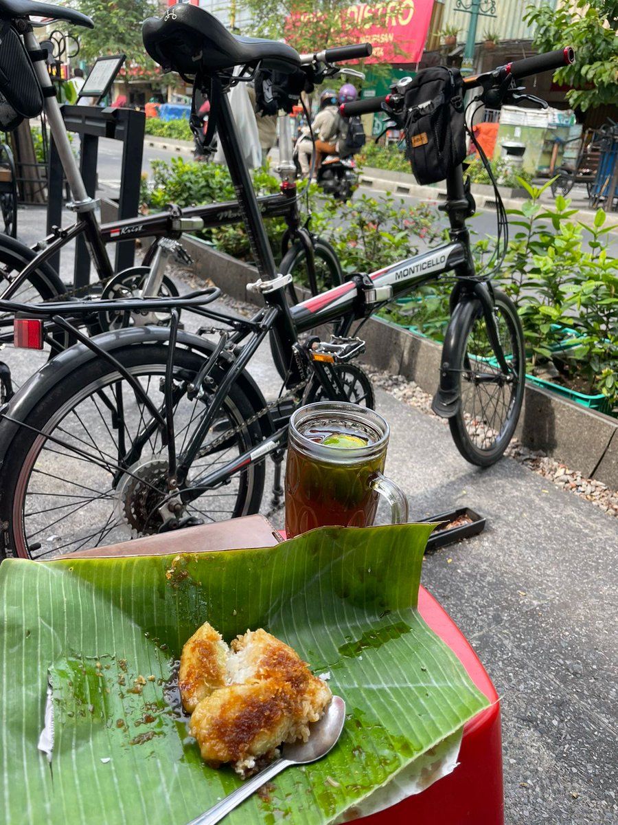 Lupis ft. Teh Krampul pun masuk banget.