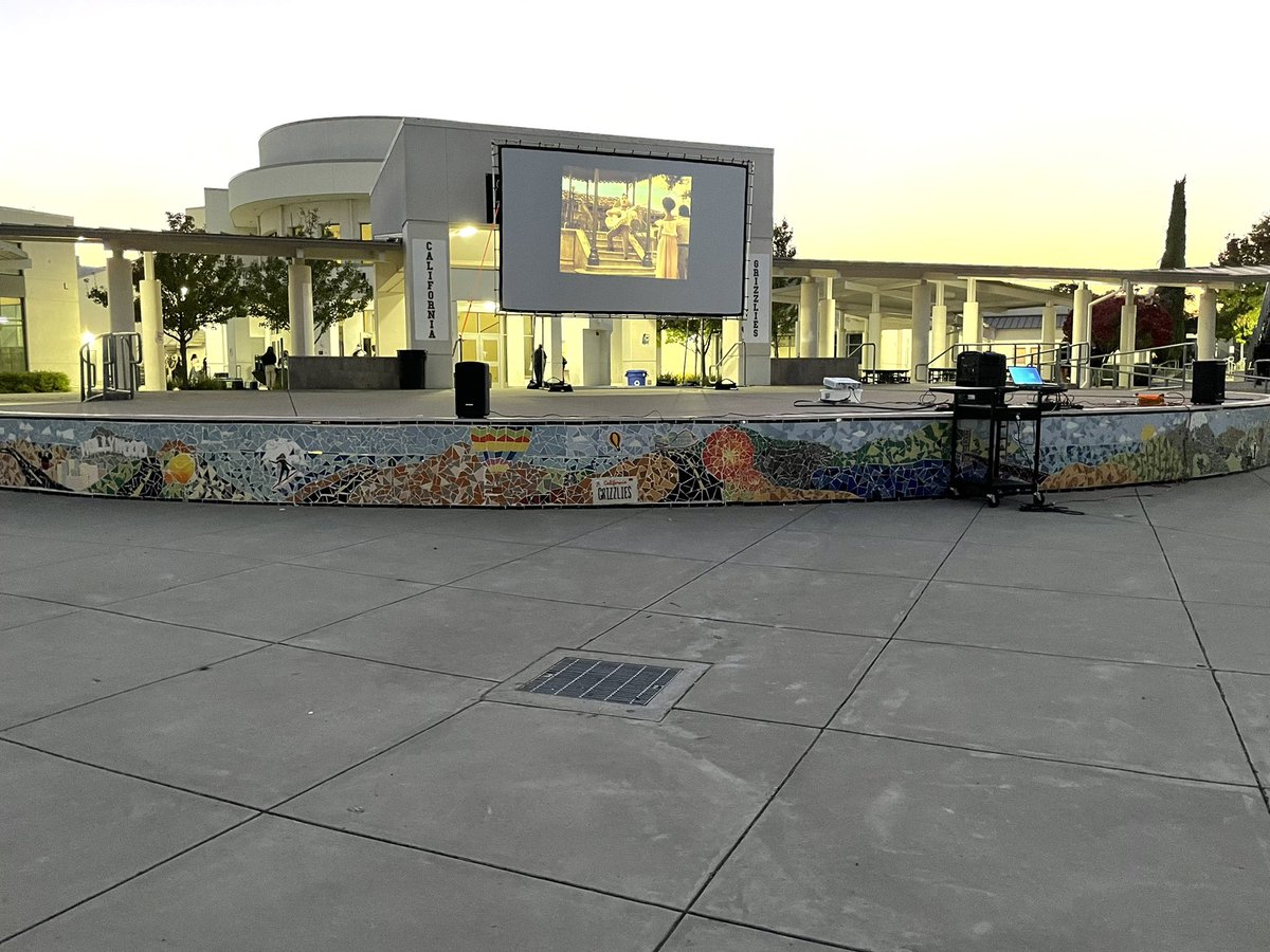 PumaPride's tweet image. Enjoying a movie under the stars. Iron Horse and Pine Valley 8th graders watching the movie Coco at CHS. #pumastrong Connecting middle school with high school!