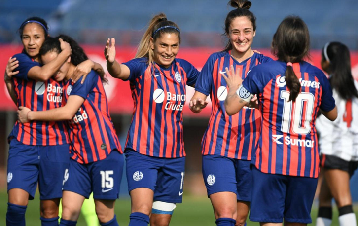 canaldeportv's tweet photo. #LIBERTADORESenDEPORTV ⚽️ ¡Acompañamos a San Lorenzo en el sueño continental! 🔵🔴

El canal público de deportes transmitirá los partidos de @CASLAFFemenino, como también los cuartos, semis y final del certamen. 

¡En vivo y exclusivo! 📺💻📲

➕ Info👉 https://t.co/jDlgpUFd73 https://t.co/wgE8Rq8GHK