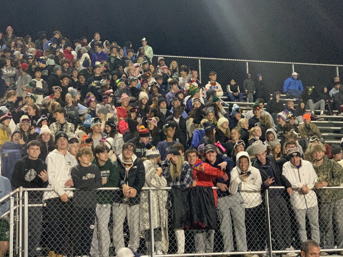 Huge shoutout to <a href="/FMstudentsectio/">Hornets Nest</a> for your tremendous support again tonight!! #SkiTheme