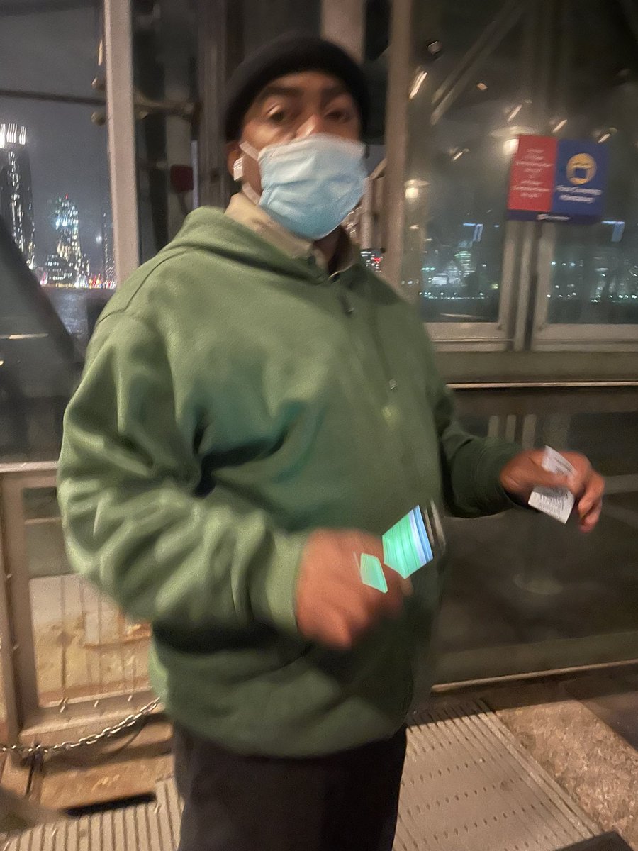 RainaBretan's tweet photo. @nyc311 these @ridetheferry employees screamed at me after falsely accusing me of fraudulently entering the ferry. They screamed at me so badly I left the boat shaking and crying this is not acceptable behavior for nyc employees https://t.co/9aRrSSuOqA