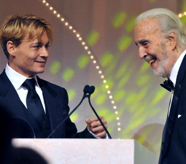 0517pomta's tweet photo. Christopher Lee on Johnny Depp : He means an enormous amount to me. He is one of very few young actors on screen today who's truly a star.
Everything he does has a meaning. He's a joy to work with, an actor's dream and certainly a director's dream. https://t.co/w8zxrLXZdw