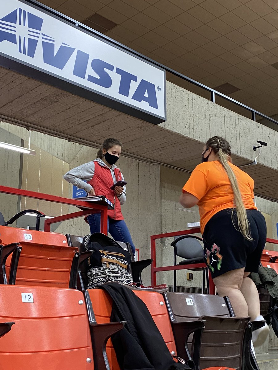 EWU_WAMS's tweet image. Did you know a good fitness level is associated with reduced heart disease morbidity and mortality? Our students in Physiological Kinesiology today practiced estimating their fitness using the Queens College Step Test! #exsci #exerciseismedicine #EWU