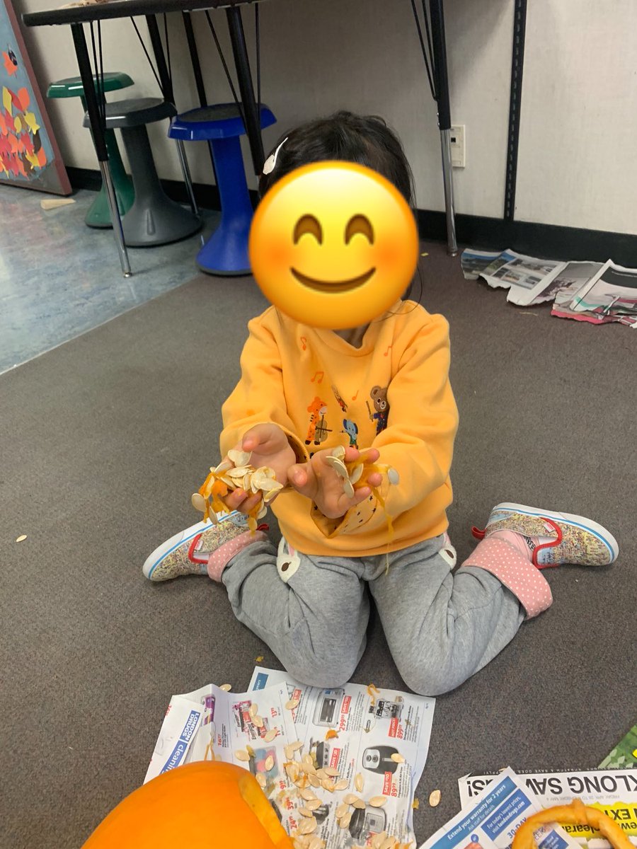 EktaaSingh3's tweet photo. What an exciting afternoon! We carved pumpkins with our little buddies and focused on leading by example, showing them how to be okay when things get a little messy. 😊 Some of us were also very prepared! 🔦 #halloween #pumpkincarving https://t.co/8kxarJygOt