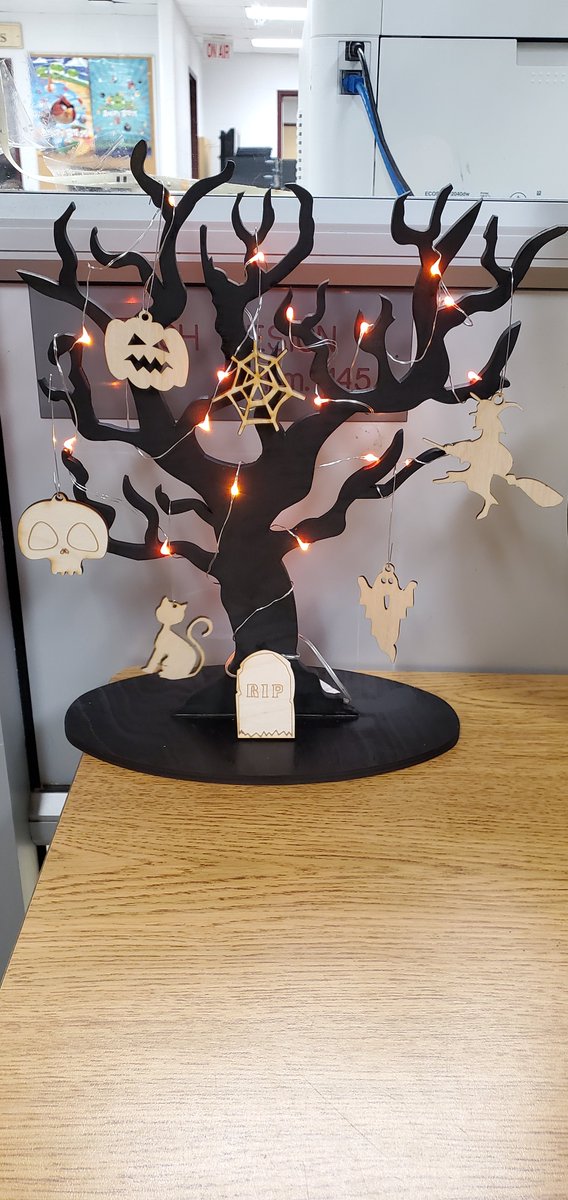 HCSS_Comp_Sci's tweet image. Just a little look at some of the great projects we do down here in room 145. Using the laser to create spooktacular decorations for Halloween - stay tuned, Christmas is right around the corner! @PVNCLearnTech @HC_Construction @HolyCrossPTBO #handsonlearning