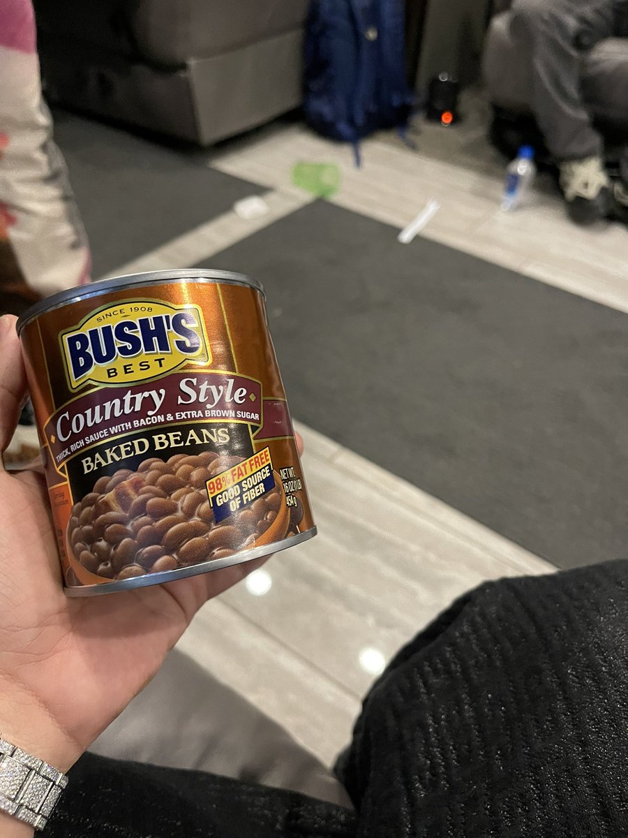 DJSCHEME_'s tweet photo. Bro u forgot ur beans bro @LilNasX 🙃 https://t.co/cA2qn9qj3e