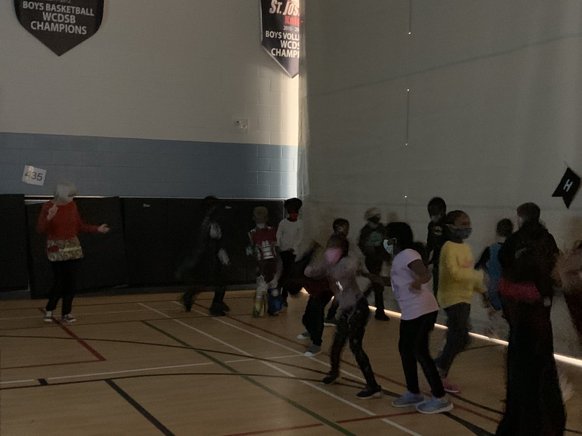 stjosephguelph's tweet photo. Pumpkin painting, dance-a-thon, scavenger hunt, riddles and so much more! Thank you Student Council for a great week! #HallowWeek #Treats #StudentLeadership https://t.co/6PLc03MMfd