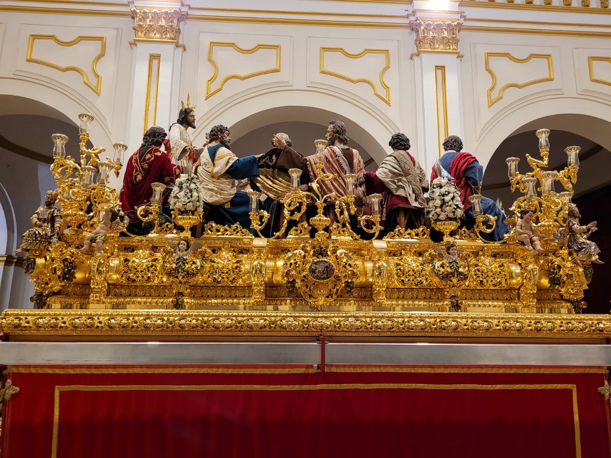 lacenademalaga's tweet photo. El Señor de la Sagrada Cena junto a sus apóstoles ya está entronizado en la Iglesia de Santo Domingo. Todo preparado para su histórica salida desde el interior del templo dominico. https://t.co/19Lqetig5s