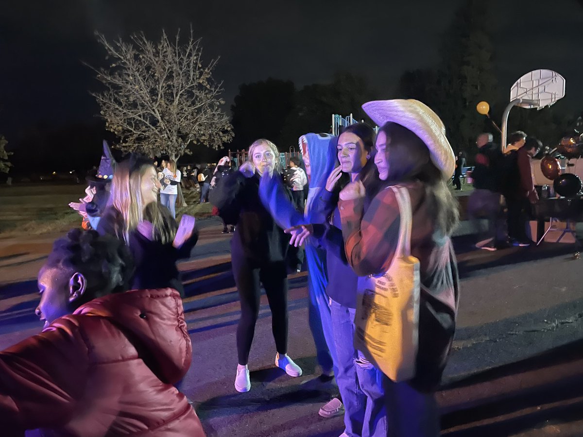 future_nhs's tweet photo. Trunk or treating fun at Mercerville and Klockner tonight🎃 https://t.co/55WYJa4eMn