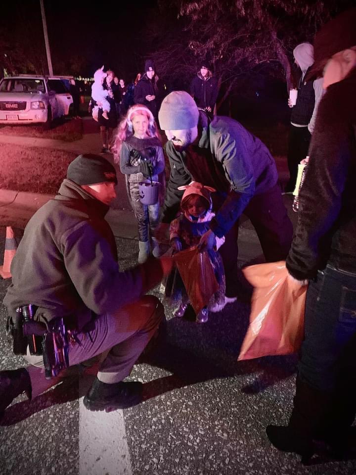 LSOnebraska's tweet photo. Deputy Jason Brownell represented LSO tonight at the City of Hickman’s annual Trick or Treat on the Trail. This is a fabulous event that we always love to be a part of. #Halloween #HalloweenSafety #TrickOrTreat #lnk #nebraska #communitypolicing #lsonebraska #LSO - @LSOtommy https://t.co/E06D7Yl5t2
