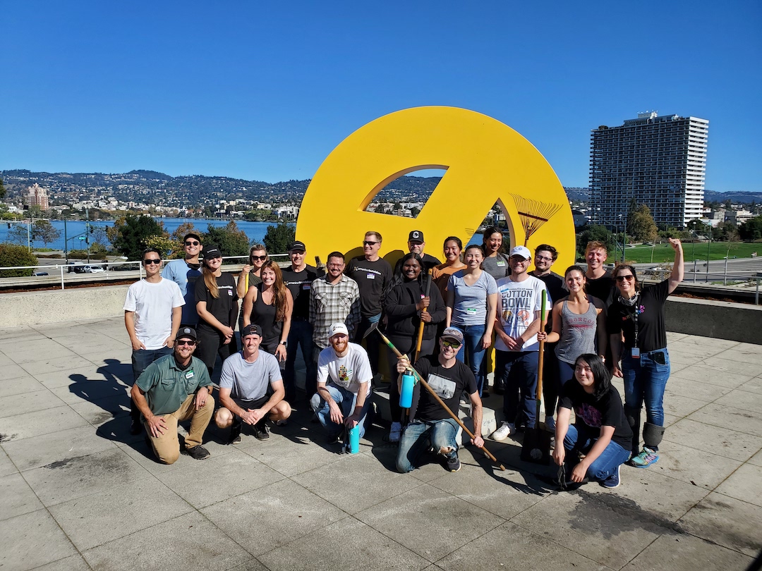 oaklandmuseumca's tweet photo. We’d like to take a second to give a shout-out to the 26 volunteers from the Armanino Foundation that took the time to prepare our garden beds for the coming rain and spring planting! We are grateful for our community’s help in keeping OMCA beautiful! #OaklandLove #BigPeace https://t.co/Zfh9GijYK2