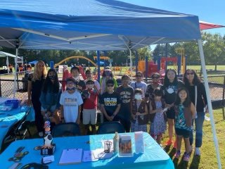 RiverTrailPTO's tweet photo. Oct 9 brought yet another unique opportunity for the SPARKS Ambassadors to be present in the community. The Shakerag Cricket Event hosted the sport as well as other local interest businesses in the community. The Ambassadors helped at the Johns Creek Arts table. #rtmswolves https://t.co/AsHjTnXXB2